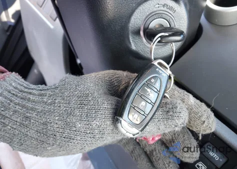 2014 Toyota Sequoia Sr5 5.7L V8 z USA, uszkodzony, nr VIN 5TDBY5G12ES096277